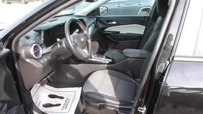 2025 Chevrolet Trax   - Photo 2 - Quincy, IL 62305