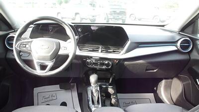 2025 Chevrolet Trax   - Photo 3 - Quincy, IL 62305