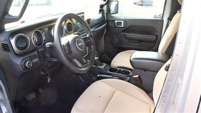 2018 Jeep Wrangler Sport   - Photo 2 - Quincy, IL 62305