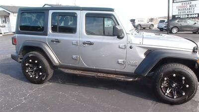 2018 Jeep Wrangler Sport   - Photo 5 - Quincy, IL 62305