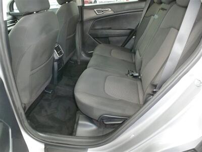 2023 Kia Sportage LX   - Photo 4 - Quincy, IL 62305