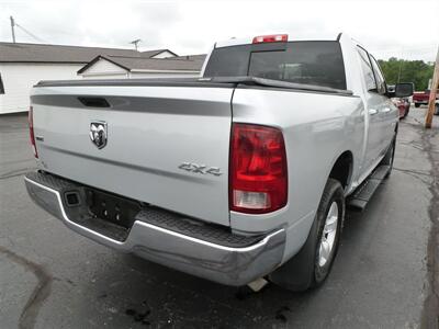 2018 RAM 1500 SLT   - Photo 2 - Quincy, IL 62305