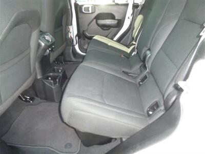 2023 Jeep Gladiator Sport S   - Photo 5 - Quincy, IL 62305