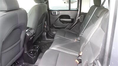 2019 Jeep Wrangler Sport S   - Photo 3 - Quincy, IL 62305