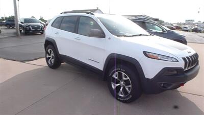 2018 Jeep Cherokee Trailhawk   - Photo 2 - Quincy, IL 62305