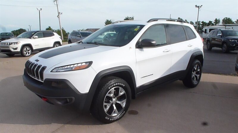 2018 Jeep Cherokee Trailhawk   - Photo 1 - Quincy, IL 62305