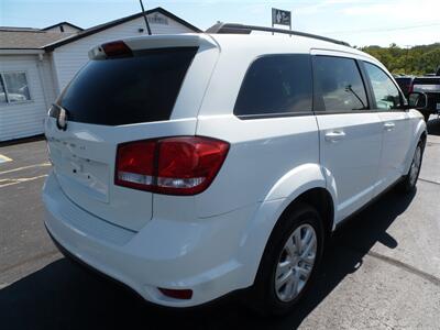 2019 Dodge Journey SE   - Photo 2 - Quincy, IL 62305