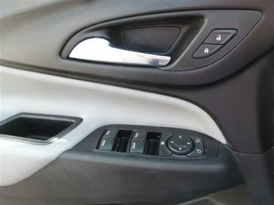 2019 Chevrolet Equinox LT   - Photo 12 - Quincy, IL 62305