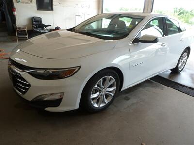2022 Chevrolet Malibu LT   - Photo 1 - Quincy, IL 62305