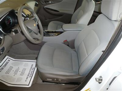 2022 Chevrolet Malibu LT   - Photo 6 - Quincy, IL 62305