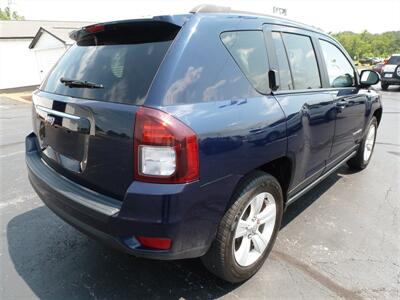 2017 Jeep Compass Sport   - Photo 2 - Quincy, IL 62305