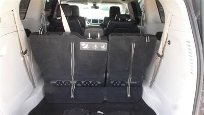 2021 Chrysler Voyager LXi - Photo 3 - Quincy, IL 62305