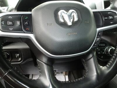 2022 RAM 1500 Big Horn   - Photo 11 - Quincy, IL 62305