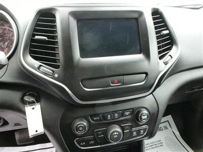 2019 Jeep Cherokee Latitude   - Photo 7 - Quincy, IL 62305