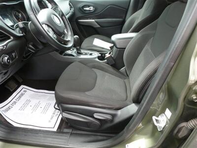 2019 Jeep Cherokee Latitude   - Photo 6 - Quincy, IL 62305