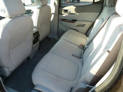 2019 GMC Acadia SLE-2   - Photo 4 - Quincy, IL 62305