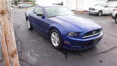 2014 Ford Mustang V6 Premium - Photo 2 - Quincy, IL 62305