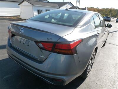 2021 Nissan Altima 2.5 SR - Photo 2 - Quincy, IL 62305