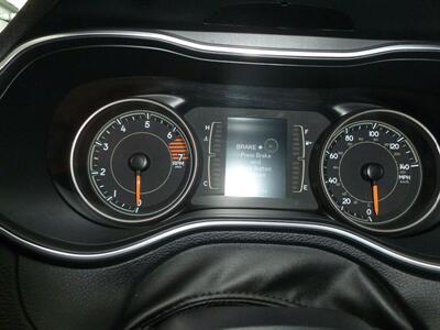 2019 Jeep Cherokee Latitude Plus   - Photo 9 - Quincy, IL 62305