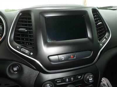 2019 Jeep Cherokee Latitude Plus   - Photo 7 - Quincy, IL 62305