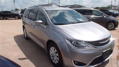 2018 Chrysler Pacifica Touring L Van