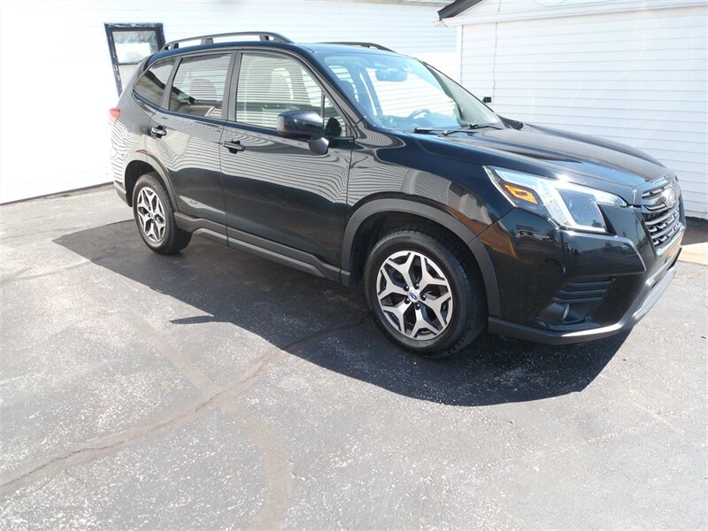 2022 Subaru Forester Premium's photo