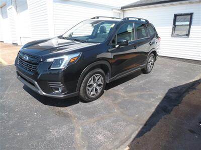 2022 Subaru Forester Premium   - Photo 3 - Quincy, IL 62305