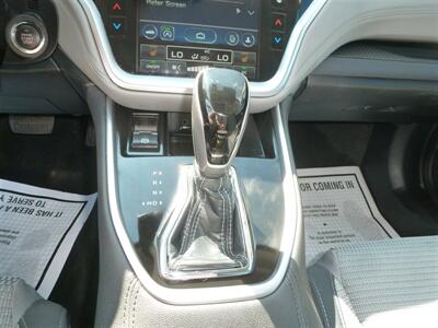 2023 Subaru Outback Premium   - Photo 7 - Quincy, IL 62305