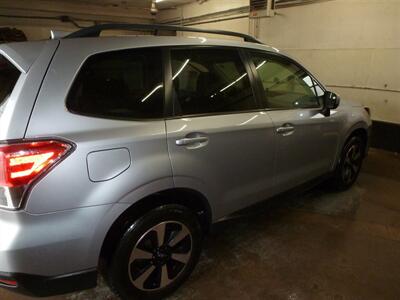 2017 Subaru Forester 2.5i Premium - Photo 10 - Quincy, IL 62305