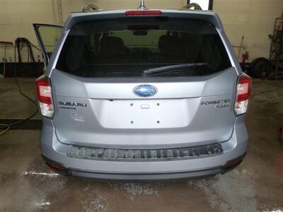2017 Subaru Forester 2.5i Premium - Photo 4 - Quincy, IL 62305