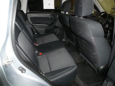 2017 Subaru Forester 2.5i Premium - Photo 6 - Quincy, IL 62305