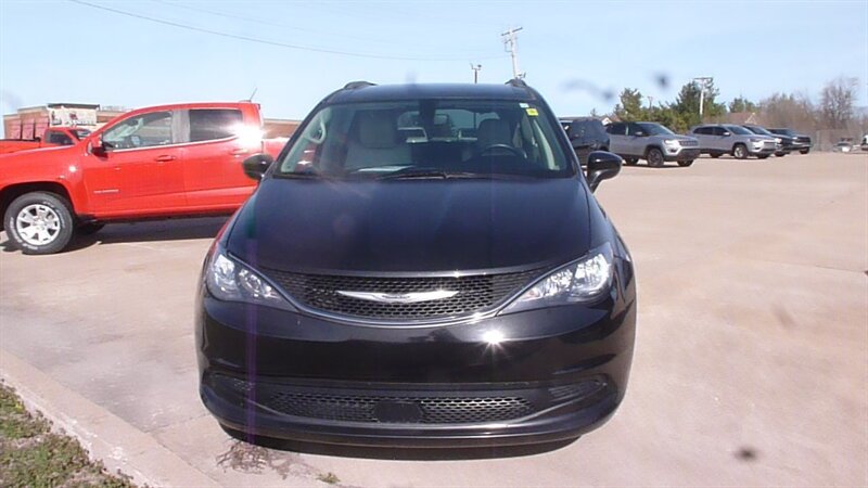 2021 Chrysler Voyager LXI