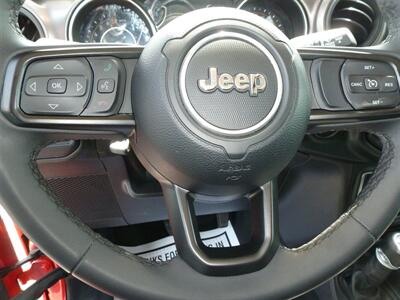 2023 Jeep Gladiator Sport S   - Photo 11 - Quincy, IL 62305