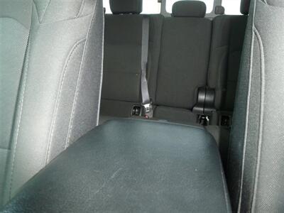 2023 Jeep Gladiator Sport S   - Photo 12 - Quincy, IL 62305