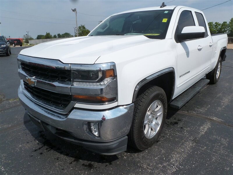 2018 Chevrolet Silverado 1500 LT - Photo 1 - Quincy, IL 62305
