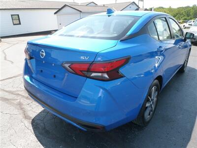 2021 Nissan Versa SV   - Photo 2 - Quincy, IL 62305