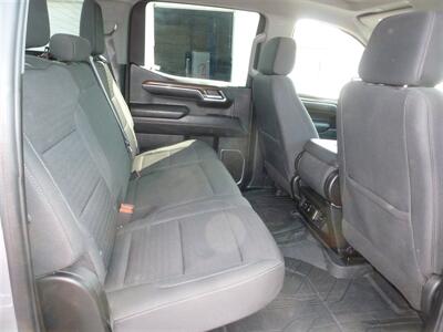 2023 Chevrolet Silverado 1500 LT   - Photo 11 - Quincy, IL 62305