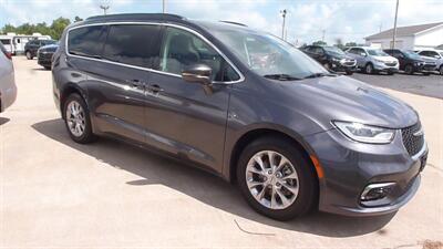 2022 Chrysler Pacifica Touring L Van
