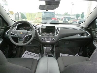 2020 Chevrolet Malibu LT   - Photo 8 - Quincy, IL 62305