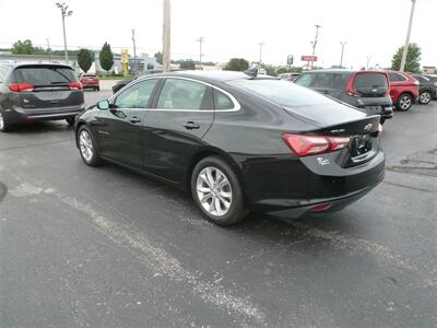 2020 Chevrolet Malibu LT   - Photo 2 - Quincy, IL 62305