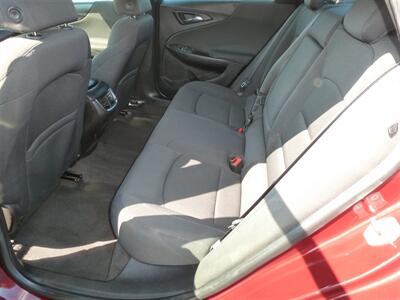 2016 Chevrolet Malibu LT   - Photo 4 - Quincy, IL 62305