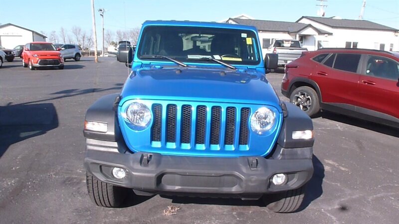 2022 Jeep Wrangler Sport S   - Photo 1 - Quincy, IL 62305