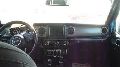 2022 Jeep Wrangler Sport S   - Photo 3 - Quincy, IL 62305