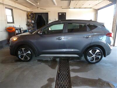 2018 Hyundai TUCSON Limited - Photo 2 - Quincy, IL 62305