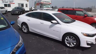 2020 Chevrolet Malibu LT   - Photo 2 - Quincy, IL 62305