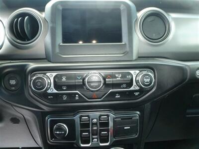 2023 Jeep Gladiator Sport S   - Photo 8 - Quincy, IL 62305