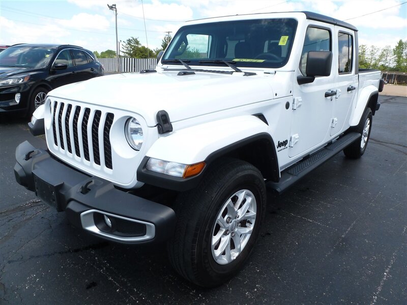 2023 Jeep Gladiator Sport S - Photo 1 - Quincy, IL 62305