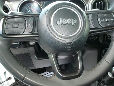 2023 Jeep Gladiator Sport S   - Photo 11 - Quincy, IL 62305