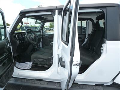2023 Jeep Gladiator Sport S   - Photo 4 - Quincy, IL 62305