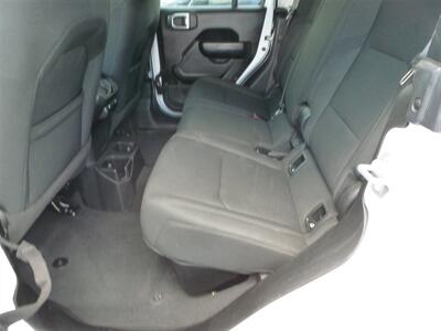 2023 Jeep Gladiator Sport S   - Photo 5 - Quincy, IL 62305